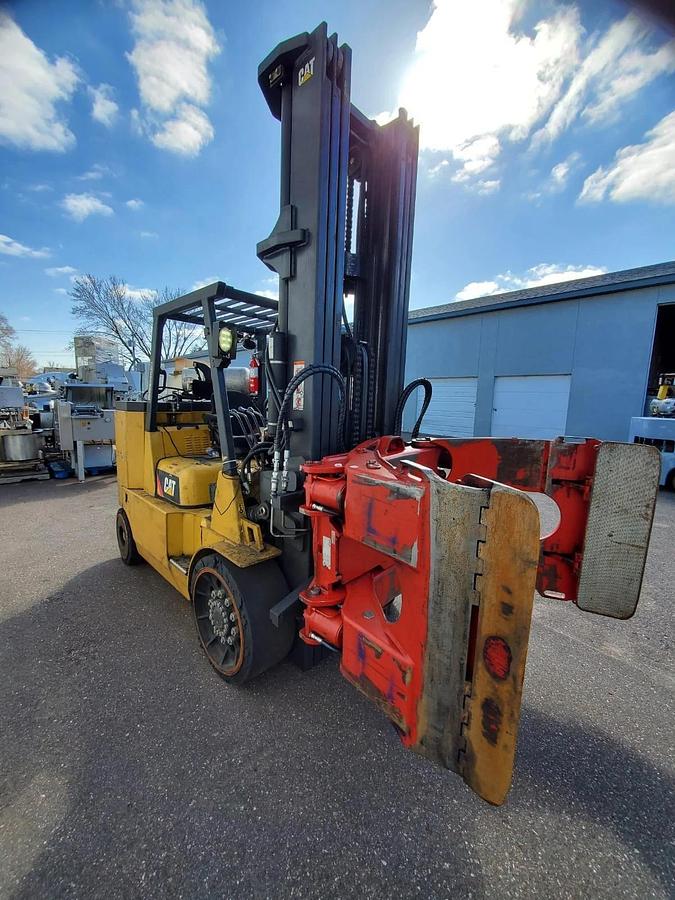 Used CATERPILLAR GC70K FORKLIFT W/ AURAMO BOLZONI ARC 100-1660P CLAMP ATTACHMENT