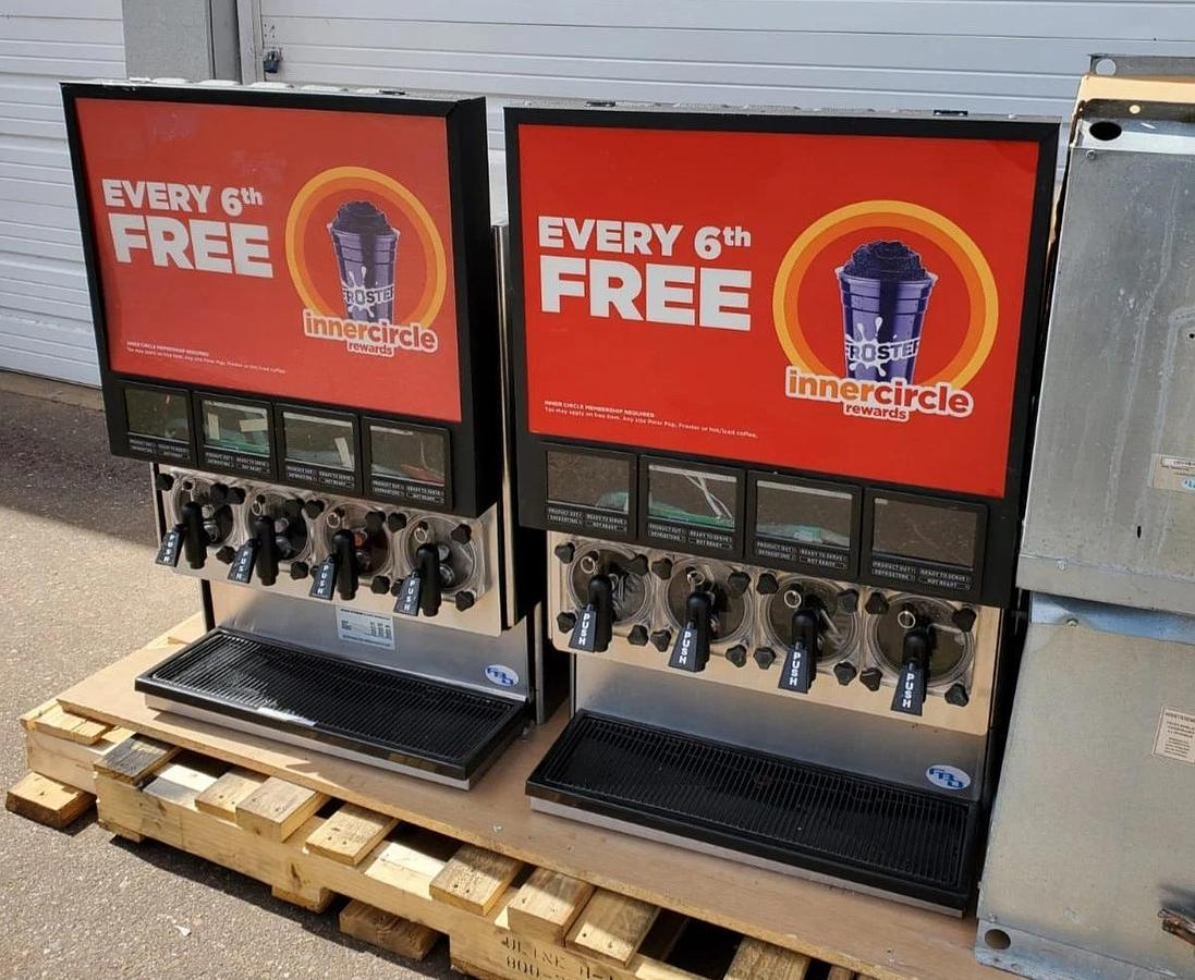 Used 4 FLAVOR Carbonated Frozen Beverage ICEE Slushy DISPENSER Machine cornelius